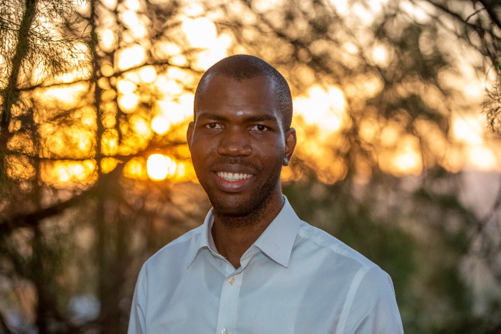 Banji, founder of hinterviews